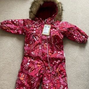 Brand new with tags Reima waterproof snowsuit with faux fur around hood -size 3T